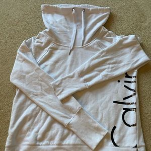 WHITE CALVIN KLEIN SWEATSHIRT